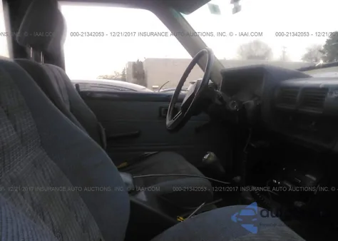 1985 Toyota Pickup Rn60 из США, поврежденный, VIN JT4RN60R1F5097117